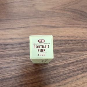 Besame portrait pink